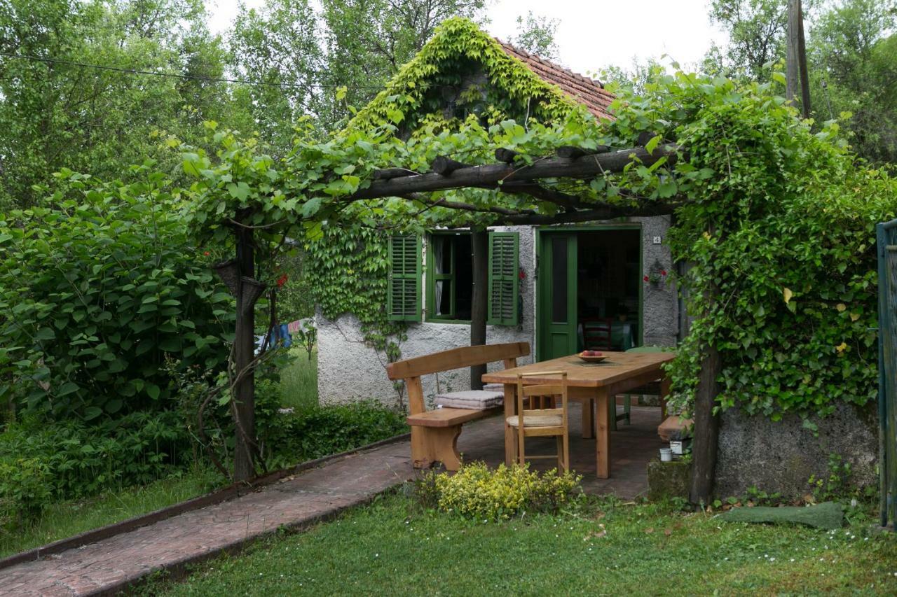 Holiday Home Modric Оточац Экстерьер фото