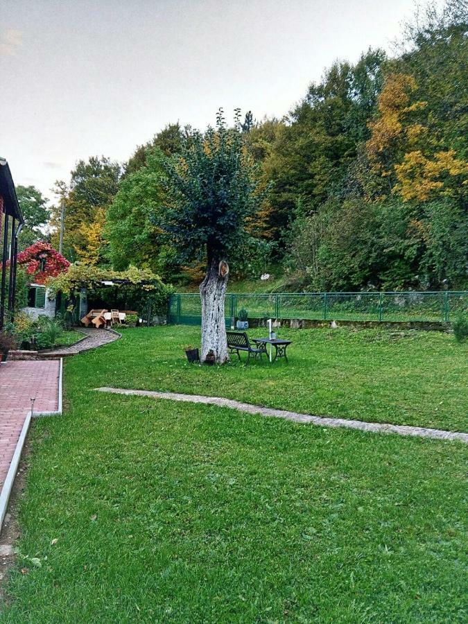 Holiday Home Modric Оточац Экстерьер фото